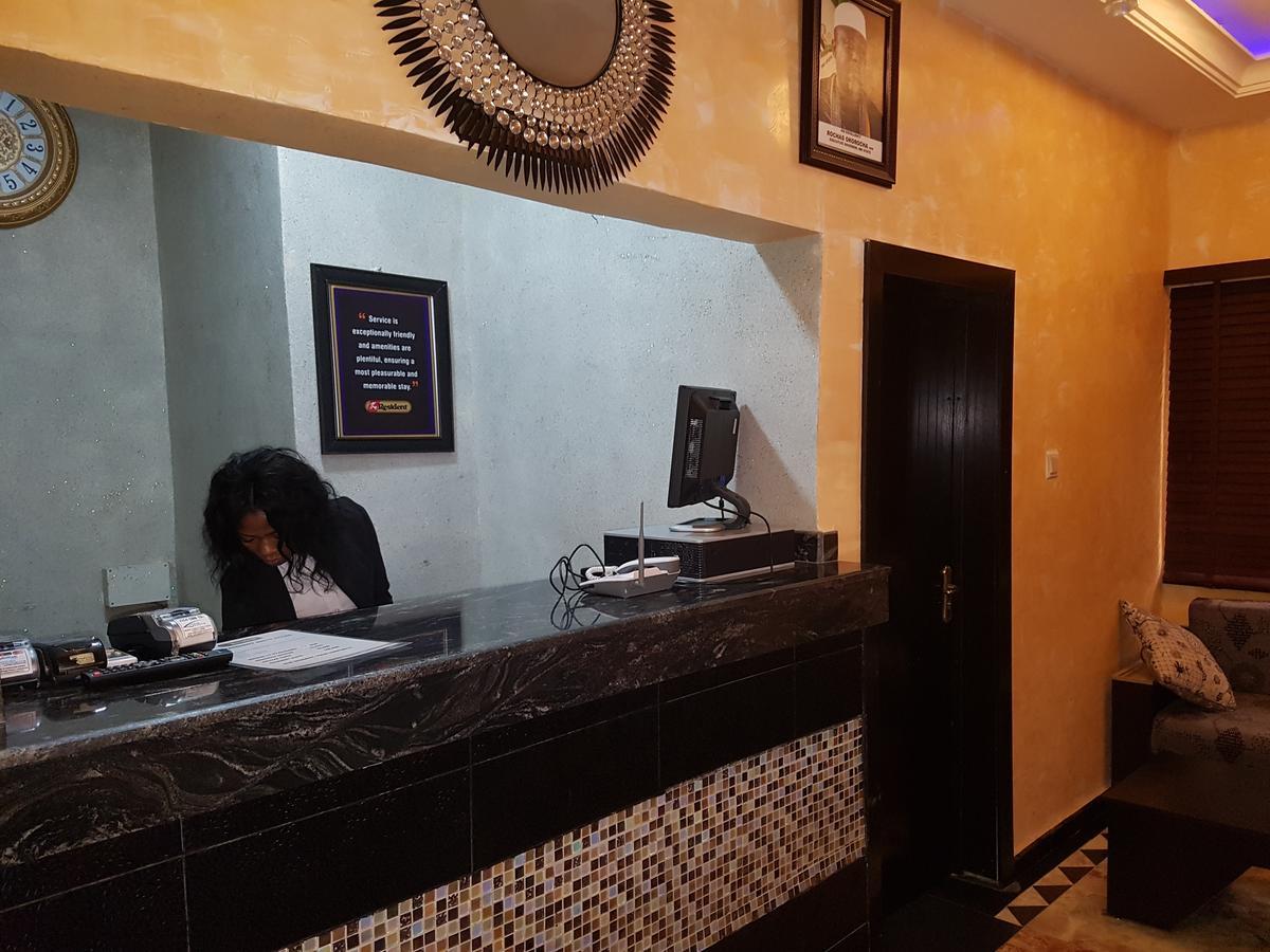 The Resident Hotel Owerri Екстер'єр фото